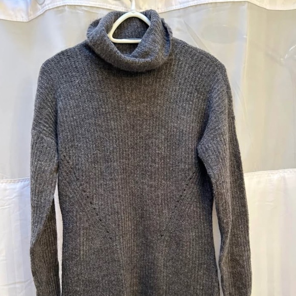 Abercrombie Knit Dress. Small. EUC - Picture 1 of 2